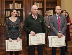 Inmaculada García, Concejala de San Javier y los Alcaldes de Mota del Cuervo y de Iurreta, Miguel Antonio Olivares e Iñaqui Totoricaguena, recogieron los premio